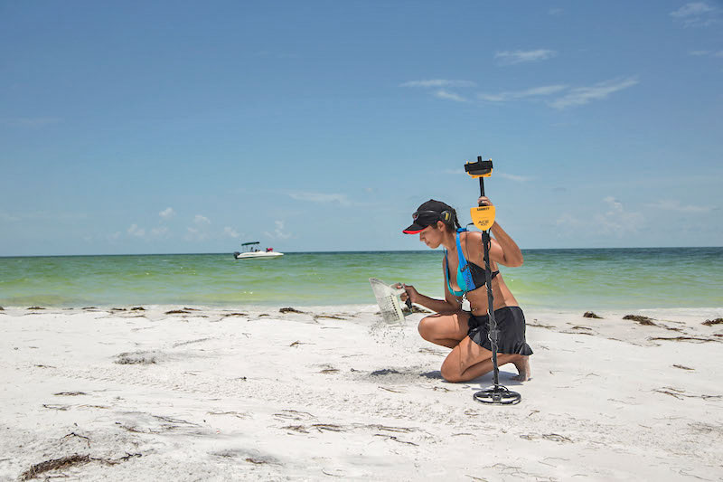 A Guide to Metal Detecting on the Beach