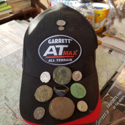Colección de monedas y un anillo, descubierto por Borut S.