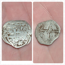 Pièce en argent de 1586-1615, trouvée par Julian R.