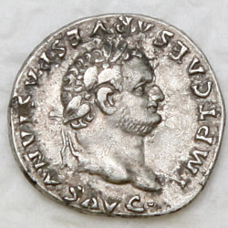 Pièce romaine en argent représentant l’empereur Titus, vers 79 après J.-C., trouvée par Alexander C.