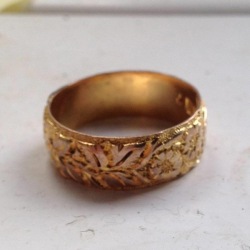 Anillo de oro 875 (22 quilates), encontrado por Harvey F.