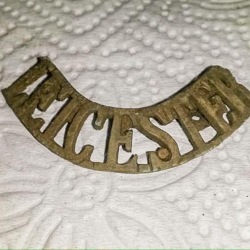 Emblema de título de hombro del Regimiento de Leicestershire (Leicester) de la Guerra de los Boer, aproximadamente del 1899-1902, encontrado por Hennie K.